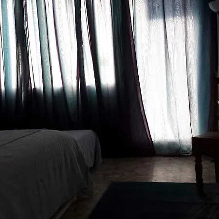 Bed & Breakfast Der Bahnhof Pisa